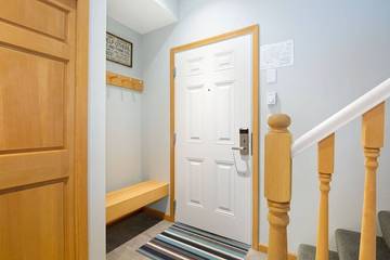 Villa for 7 Guests in Whistler, British Columbia, Picture 3