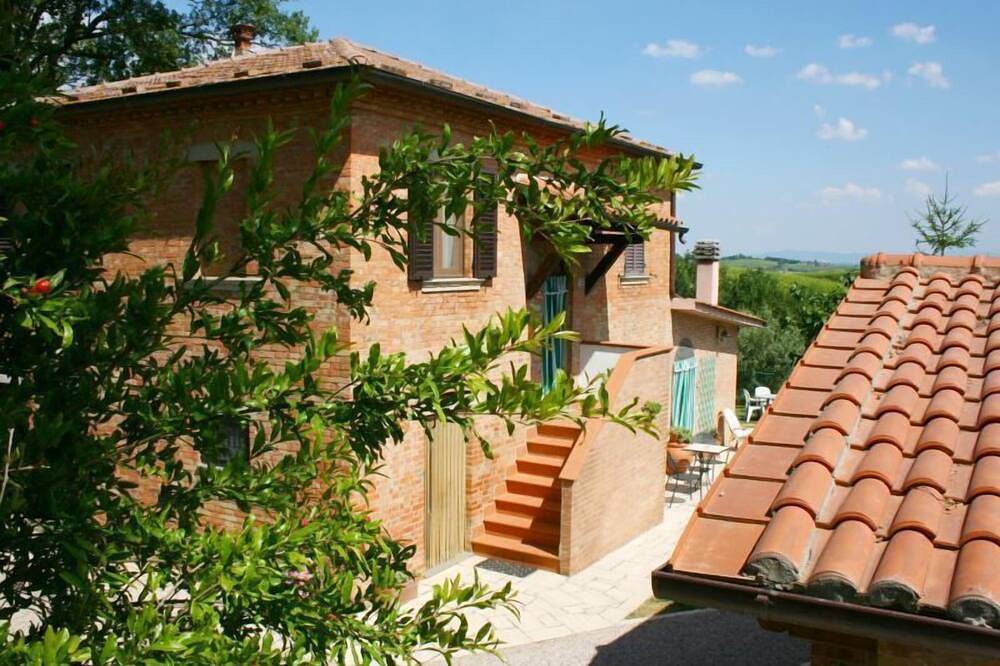 Villa in Panoramalage, umgeben von Weinbergen und Olivenhainen, 5 km von Montepulciano und Torrita d in Montepulciano, Siena Provinz