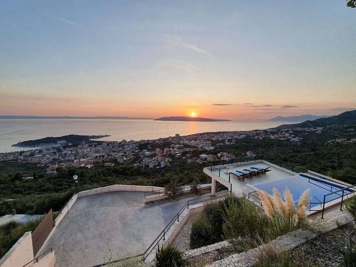 Villa pour 5 personnes, avec terrasse ainsi que piscine et jardin à Makarska - 3