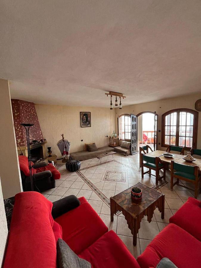 Chambre d’hôte pour 10 personnes, avec balcon ainsi que vue et jardin