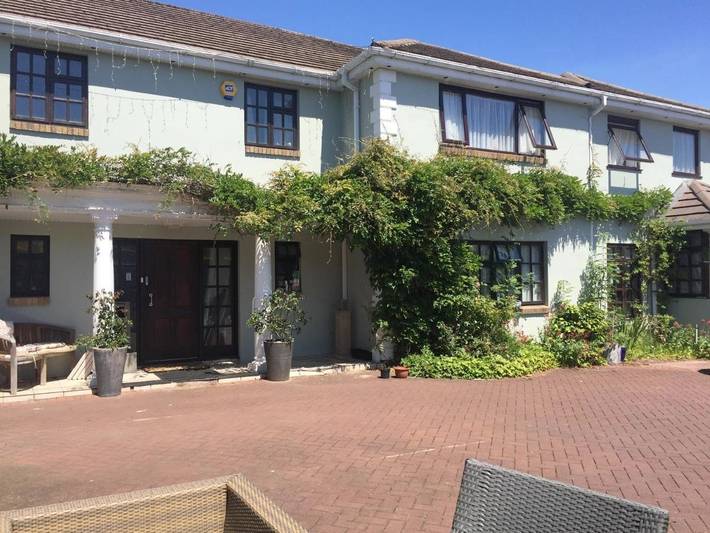 Bed and breakfast for 2 people, with pets in South-Wales