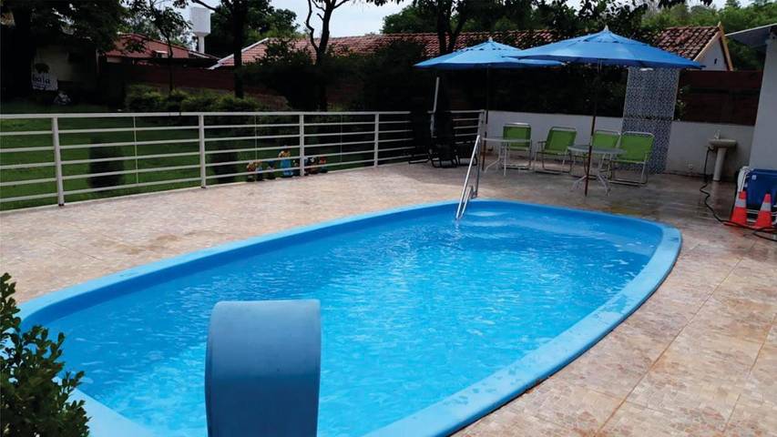 Hôtel pour 3 personnes, avec piscine et jardin