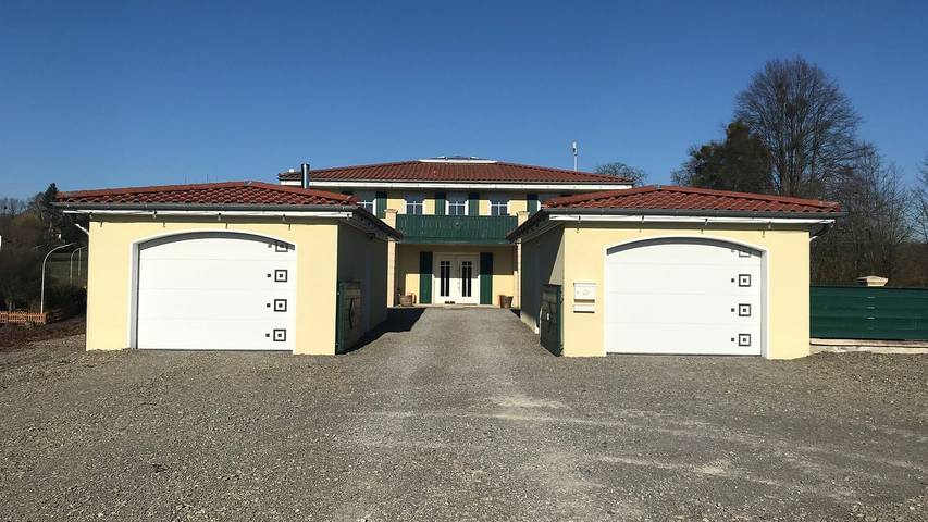 Ferienwohnung für 3 Personen, mit Ausblick und Balkon sowie Garten in Beverungen
