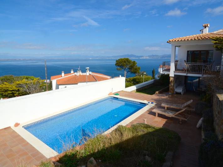 Ferienhaus mit meerblick für 12 Personen, mit Terrasse und Garten