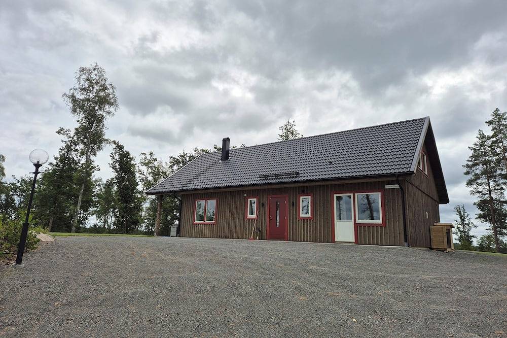 Neu erbautes modernes Haus direkt am See mit eigenem Steg und Boot in Näshult, Jönköpings län
