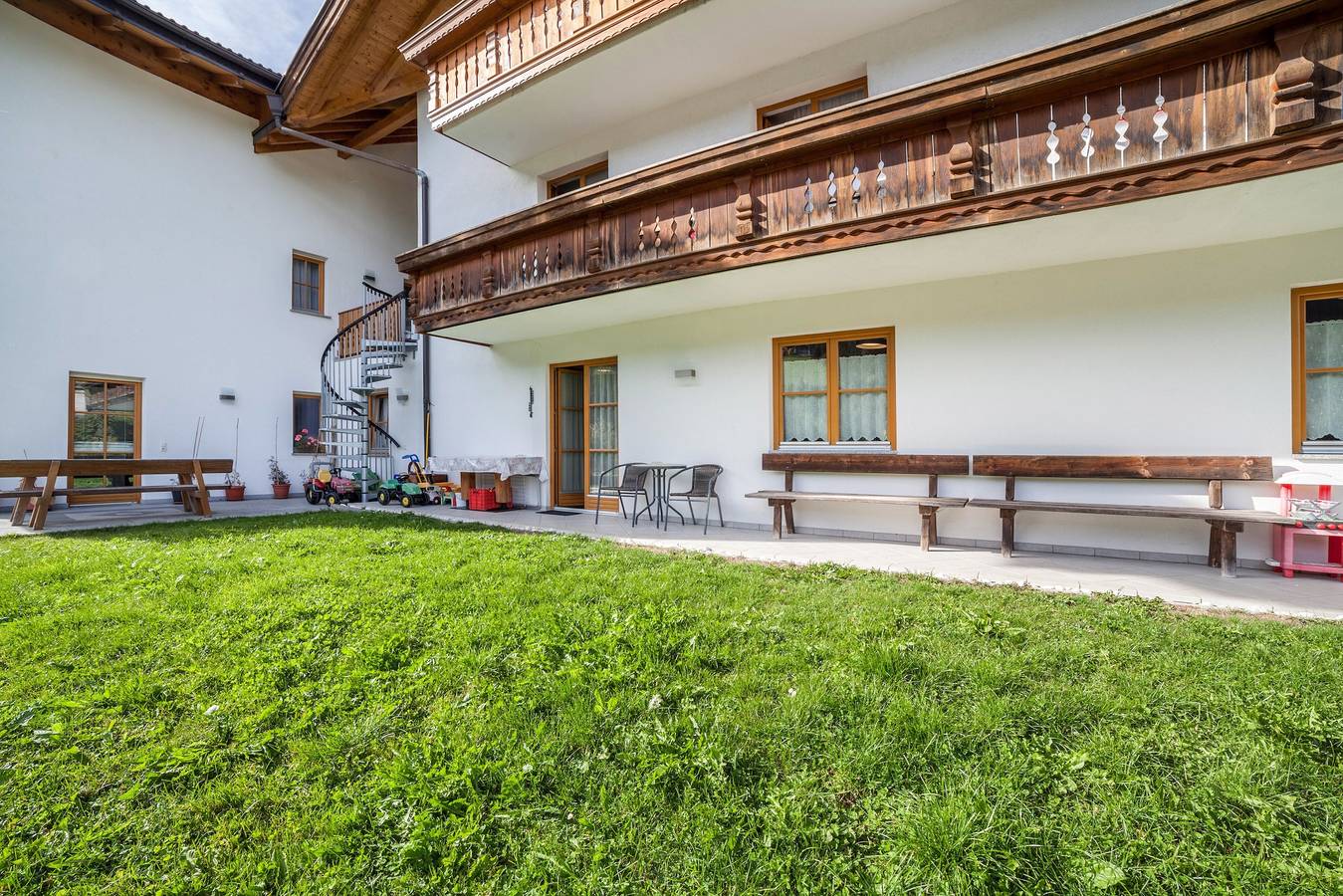 Ganze Wohnung, Ferienwohnung "Parigger Apt Lavendel" mit Bergblick, Gemeinschaftsgarten und Wlan in Bichl (Ratschings), Ratschings