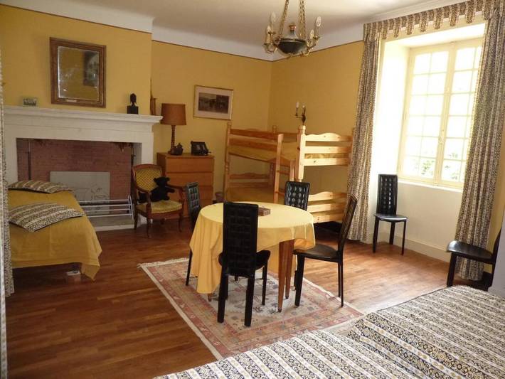 Location de vacances pour 12 personnes, avec piscine ainsi que vue et terrasse à La Jaudonnière - 3