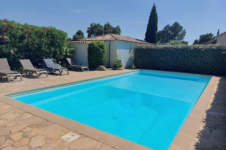Villa pour 6 personnes, avec piscine et jardin