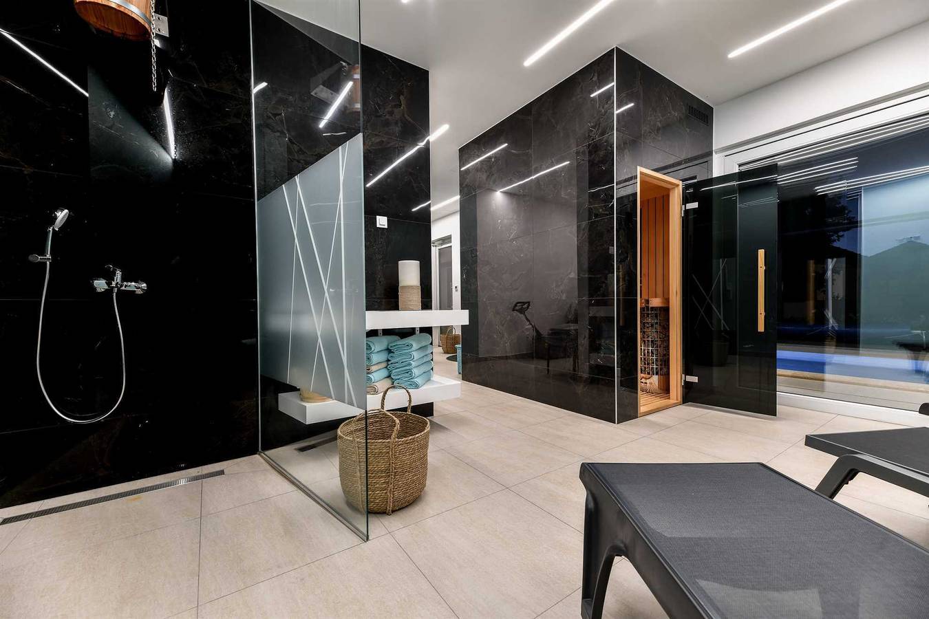 Crowonder Apartments & Rooms Oaza- Room R101 in Turanj, Zadar