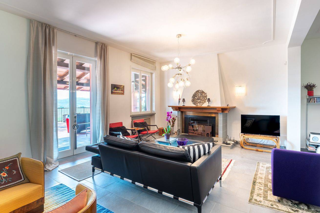 Apartamento entero, Exclusive Duplex Apartment with pool and view in Langhirano, Apenino Parmense