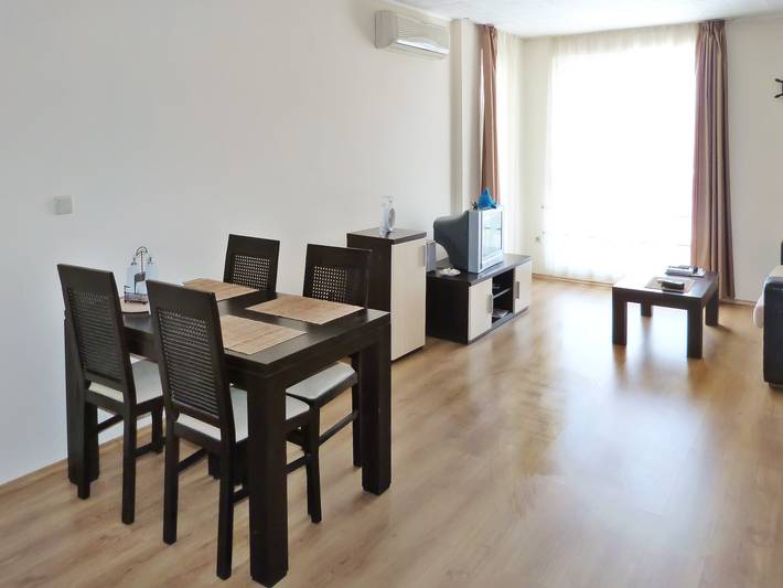 Ferienwohnung für 4 Personen, mit Pool und Balkon in Sonnenstrand - 3