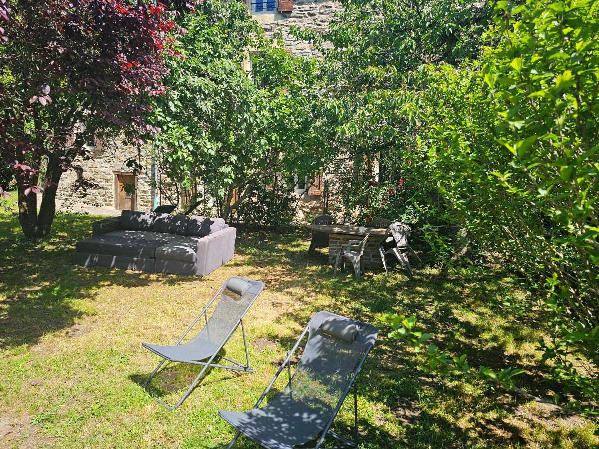 Appartement entier, Moulin au Bord de l'Eau Calme et Nature in Saint-Léger-de-Peyre, Région de Mende