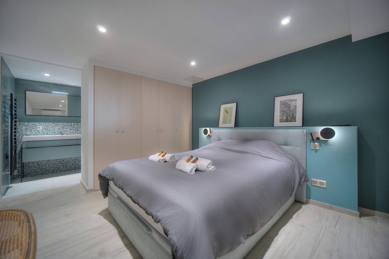Appartement entier, 2 Chambres Terrasse/Jardin Acces Plages in Cannes, Côte méditerranéenne (France)