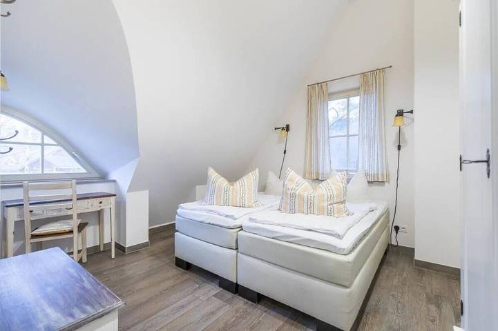 Ferienhaus für 8 Personen, mit Whirlpool und Terrasse sowie Sauna und Garten in Glowe - 4