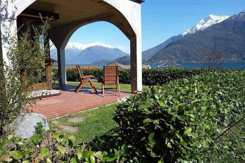 Ganze Wohnung, Wohnung mit Garten, 400 m vom See, tolle Aussicht in Musso, Pianello del Lario