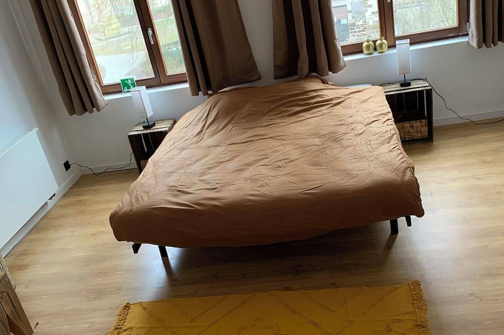 Soothing 7-bedroom house with Wifi in Ronse. in Ronse, Oost-Vlaanderen
