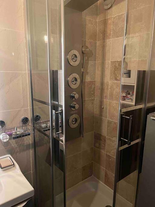 Appartement entier, Appartement 4 pièces proche Paris et Disneyland in Fontenay-sous-Bois, Val-de-Marne