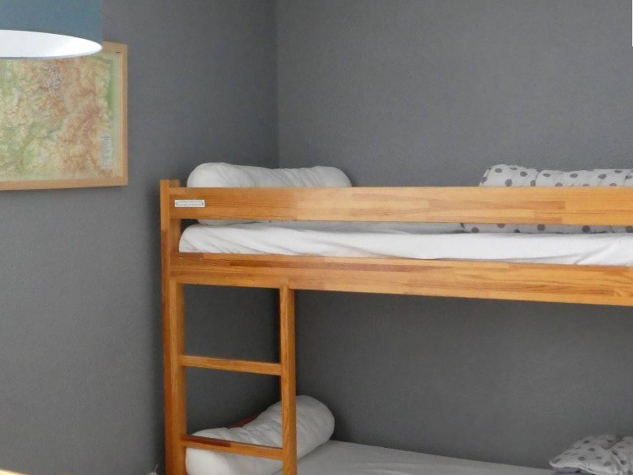 Entire apartment, Cozy 6-Person Apartment in Réallon: Near Ski Lifts, Shops & Restaurants in Réallon, Écrins National Park