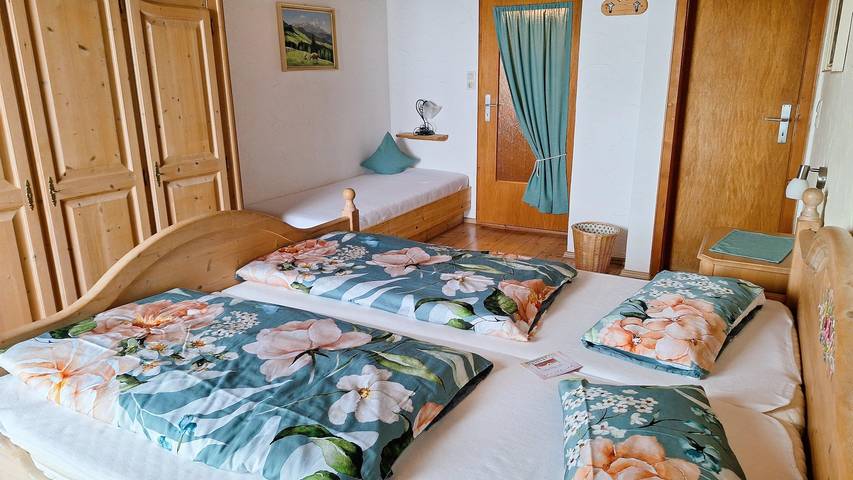 Ferienwohnung für 5 Personen, mit Garten und Balkon, kinderfreundlich in Seeg - 4