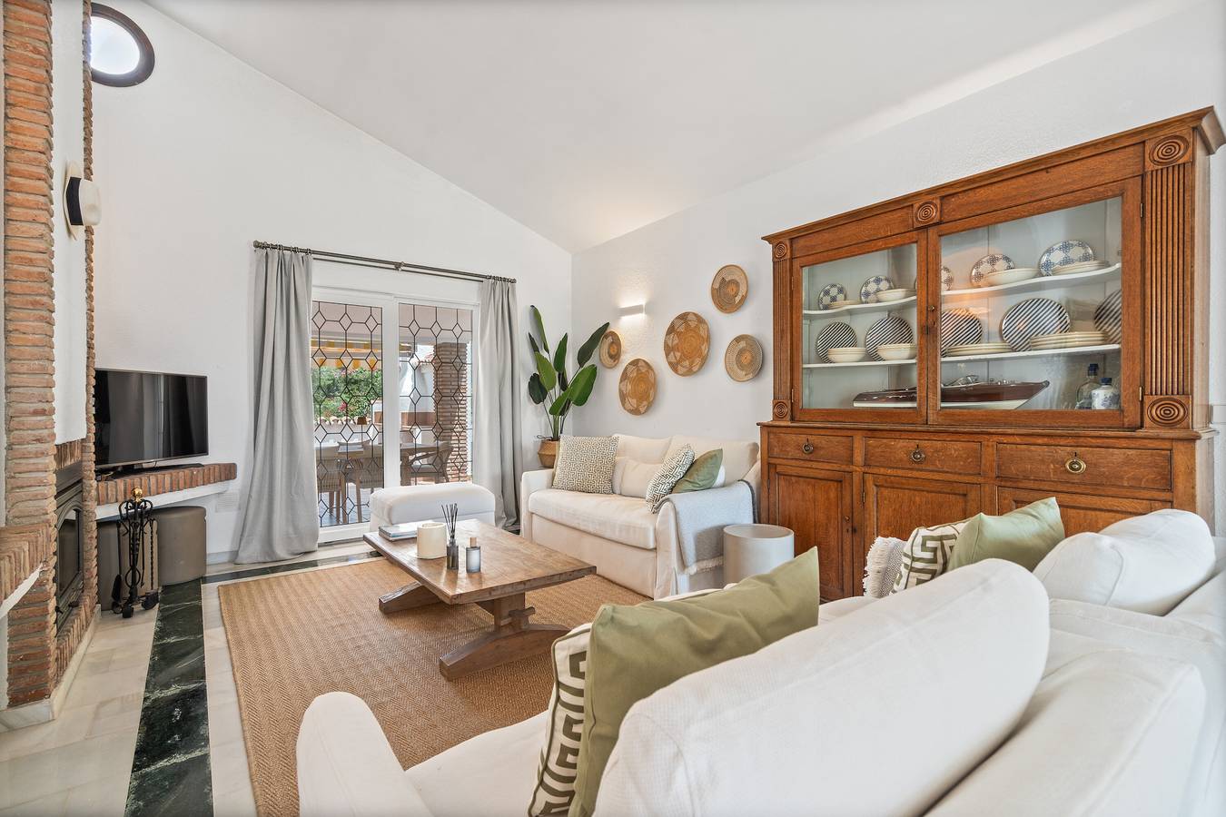 Villa 'Real' con piscina privada, Wi-Fi y aire acondicionado in Las Chapas, Marbella