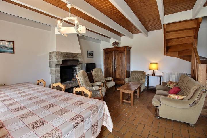 Gîte pour 6 personnes, avec jardin à Kerbors - 4