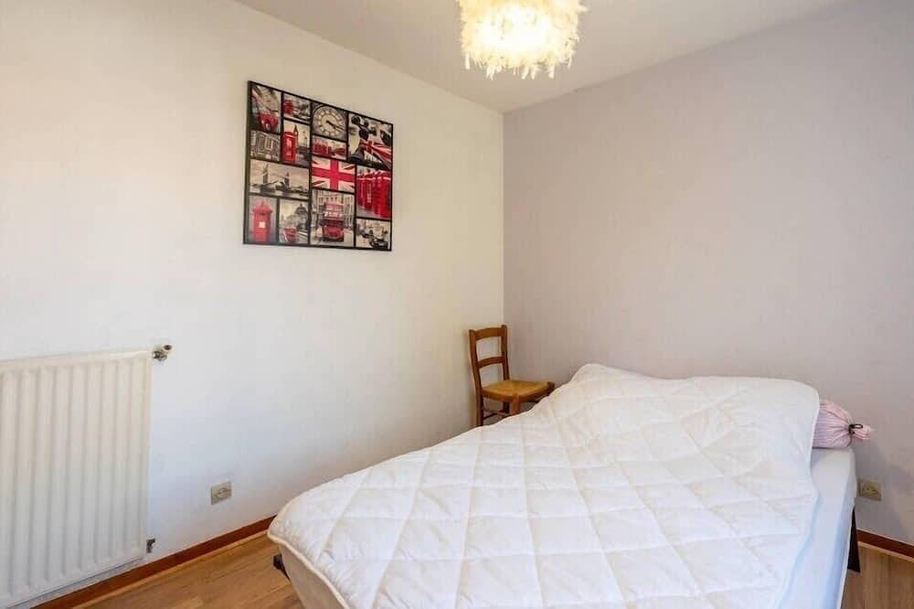 Family home with garden in Saintes, Saintes region