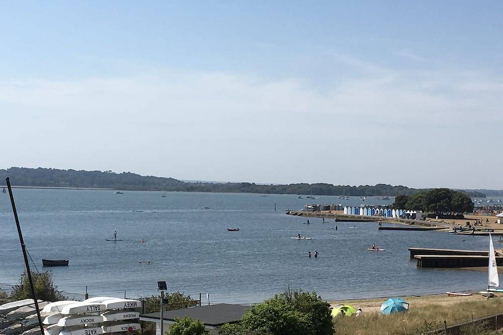 Apartamento entero, Harbour Lights sea and beach views with a Caribbean-style and secure parking in Poole, Poole Harbour