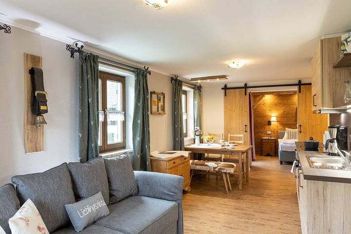 Ganze Wohnung, Ferienwohnung Reserl bis 2 Personen, Balkon, 50 qm in Wonneberg, Rupertiwinkel