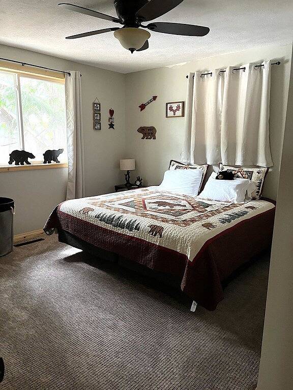 Very open, beautiful and cozy one level, 3 bed, 2 bath Cabin all on One Level. in Priest Lake