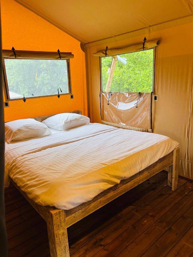 Lodge safari de luxe 4 personnes in Larreule, Hautes-Pyrénées