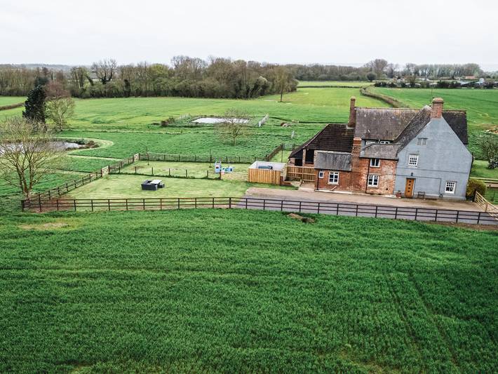 Gîte pour 7 personnes avec jardin in Wiltshire