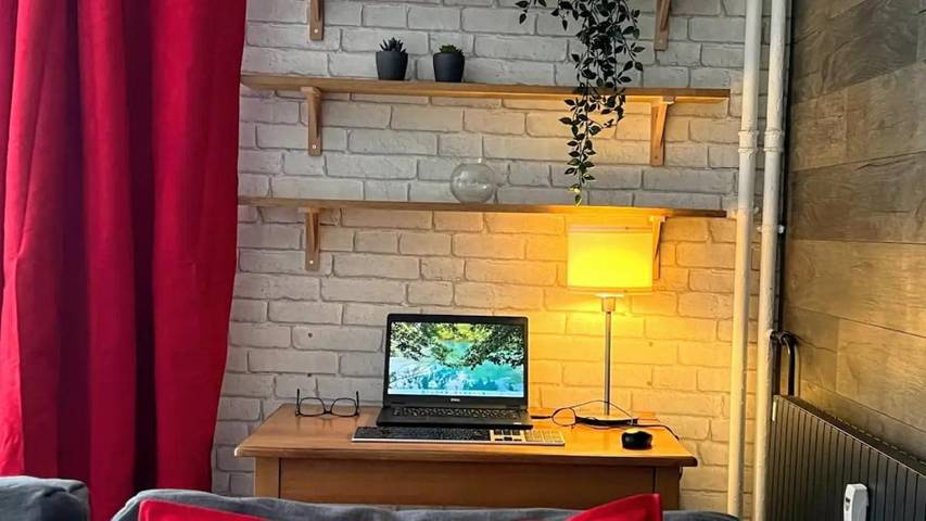 Gîte pour 4 personnes, avec balcon et vue, animaux acceptés dans La Varenne Saint-Hilaire - 2