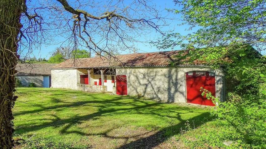 Location de vacances pour 7 personnes, avec piscine et jardin à Sigoulès
