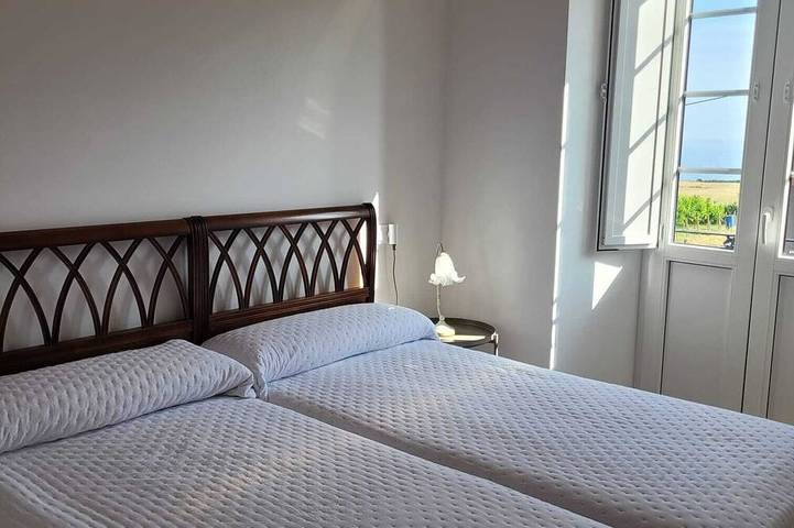 Entire apartment, Vaniria-Marzan Apartment New in Foz, A Mariña Lucense