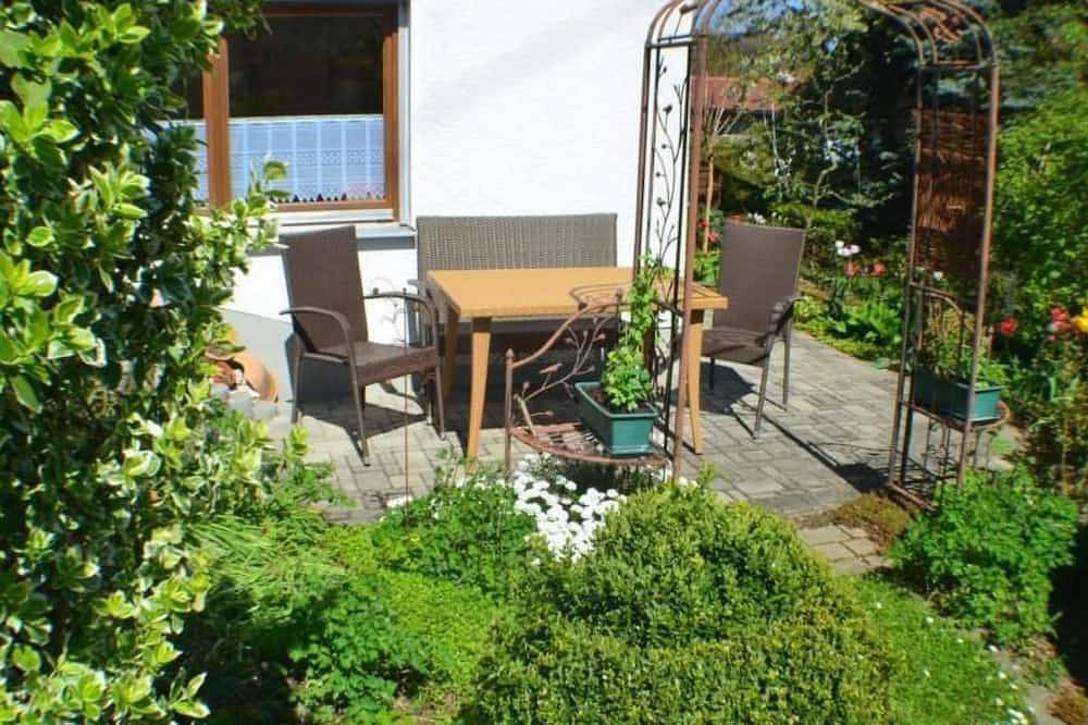 Ganze Wohnung, Gemütliche Ferienwohnung in Weiherhäuser mit Garten und Terrasse in Gotteszell, Ostbayern