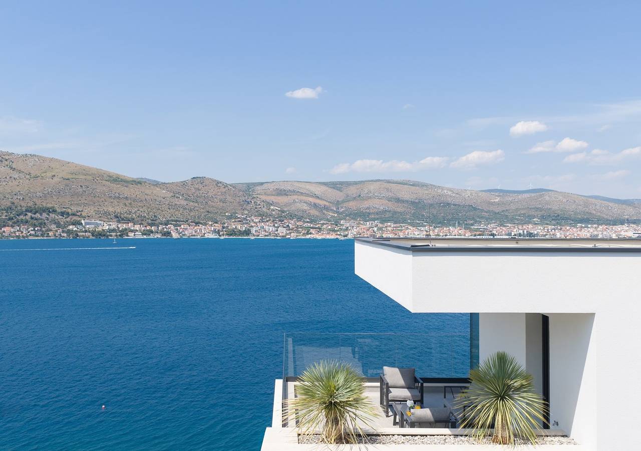 Villa Moderno Meerblick, Beheizter Pool, Grill, Familie in Okrug Donji, Ciovo