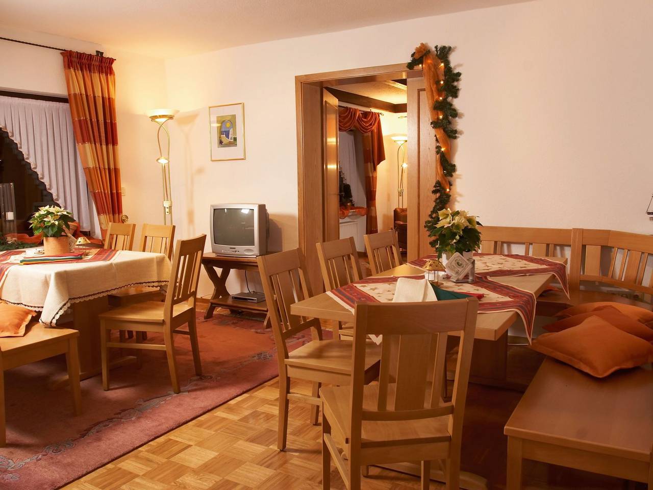 Für 11 Personen und 1 Kind in Birresborn, Vulkaneifel
