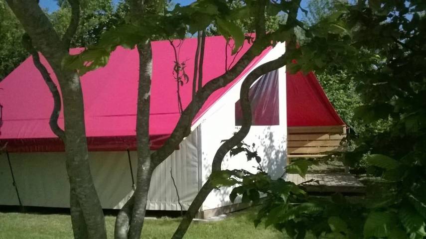 Tente pour 5 personnes, avec sauna et piscine ainsi que bassin pour enfant et jacuzzi en Vendée - 4