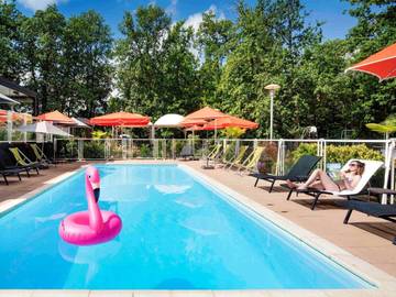 Hôtel pour 2 personnes, avec piscine et jardin à Orléans