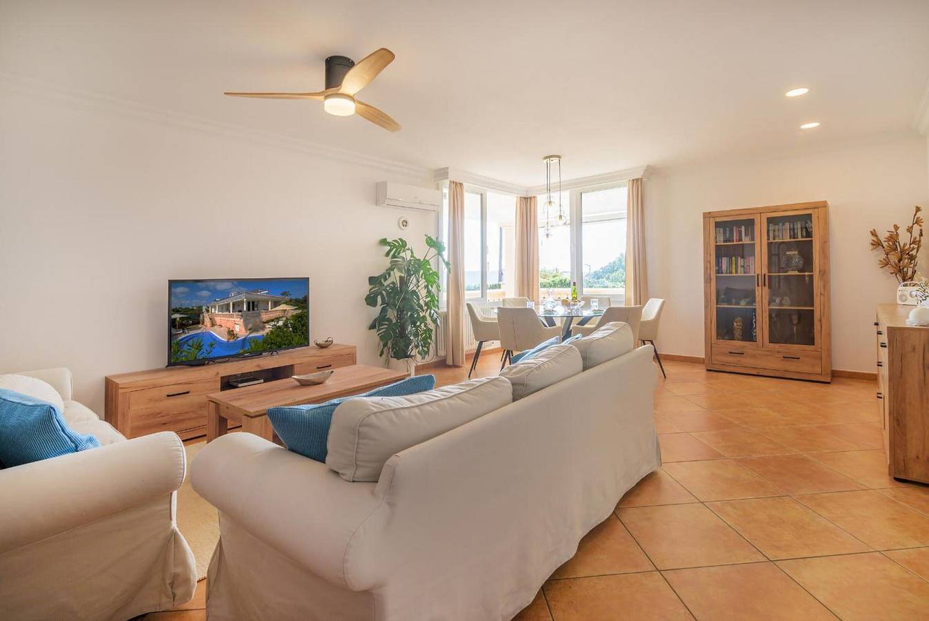 Villa 'Rafael' con vistas al mar, Wi-Fi y aire acondicionado in Punta Prima, Sant Lluís