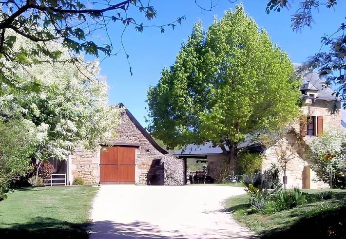 Location de vacances pour 5 personnes, avec terrasse et jardin dans l' Aveyron - 2