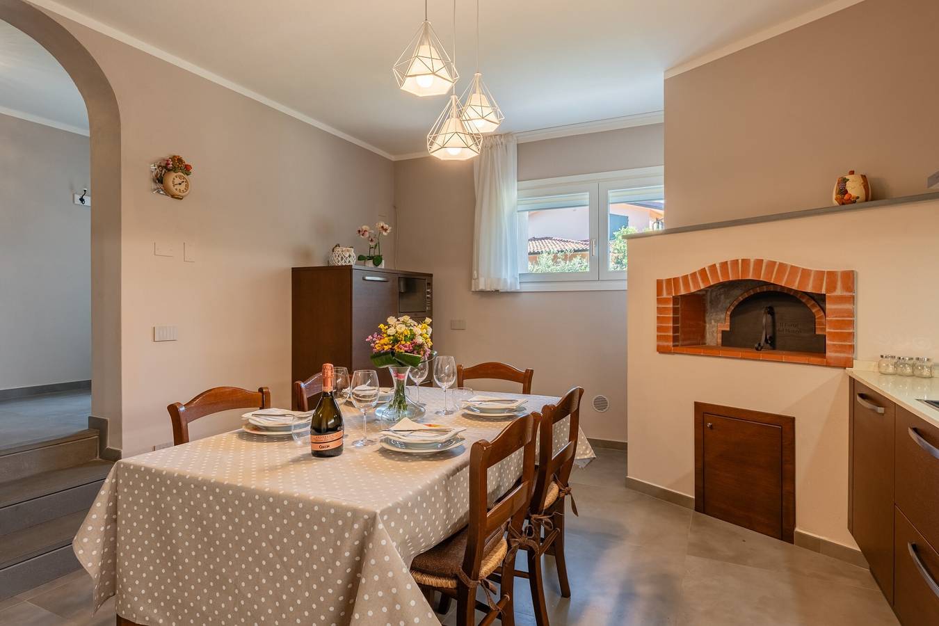 Villa 'Meschi' with private pool, Wi-Fi and air conditioning in Capannori, Lucca Provisen