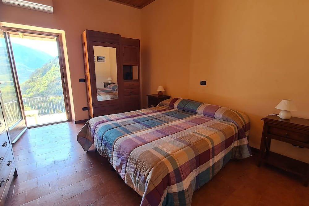 Appartamento intero, Amazing Lake View in Castel di Tora, Terminillo