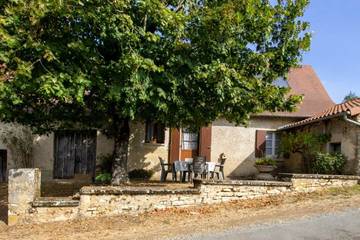 Gîte pour 2 personnes, avec jardin à Saint-Pantaly-d'Ans