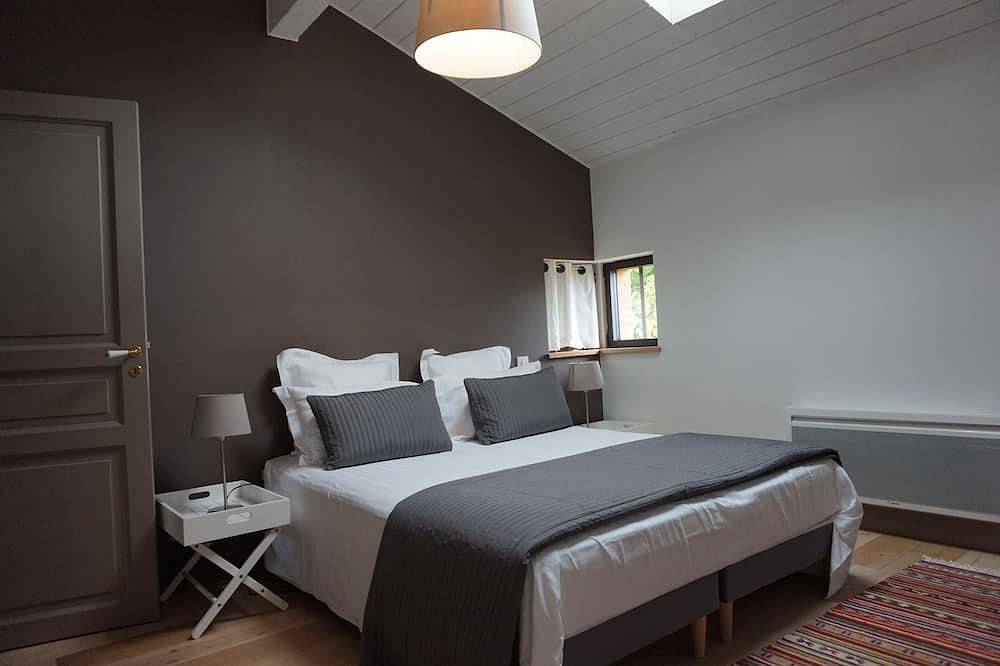 Apartamento entero, Authenticité, Calme et Espace à Proximité D'airbus et du Meett, 114 m2 , Jardin in Beauzelle, Alto Garona