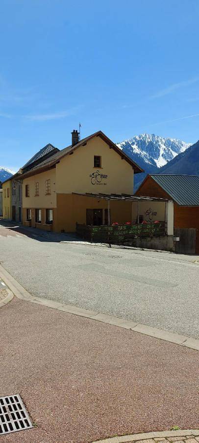 Gîte pour 3 personnes, avec jardin à La Chapelle