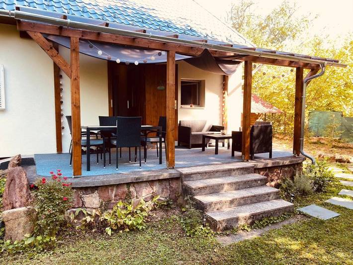 Ferienwohnung für 6 Personen, mit Terrasse und Garten in Revfülöp