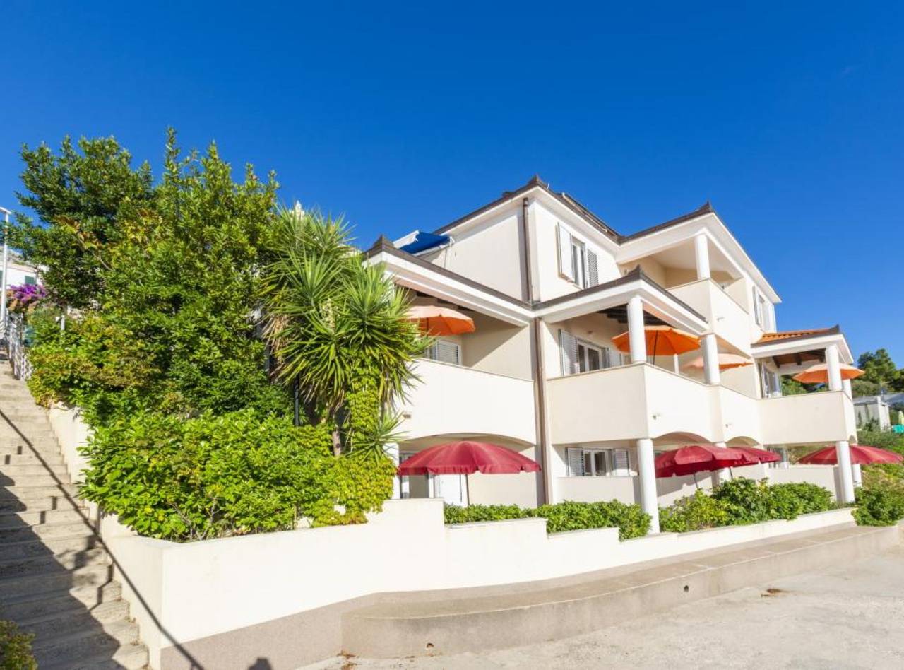 Ganze Wohnung, Ferienwohnung für 4 Personen mit Garten in Stanici, Omis-Riviera