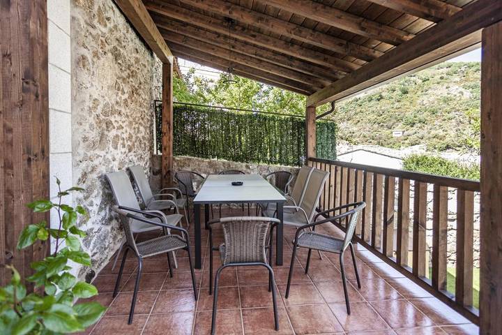 Casa de vacaciones para 10 personas, con vistas además de jardín y piscina en Sierra de San Vicente - 4
