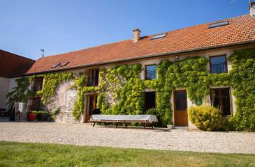 Gîte für 15 Personen, mit Garten und Terrasse in Champagne-Ardennen